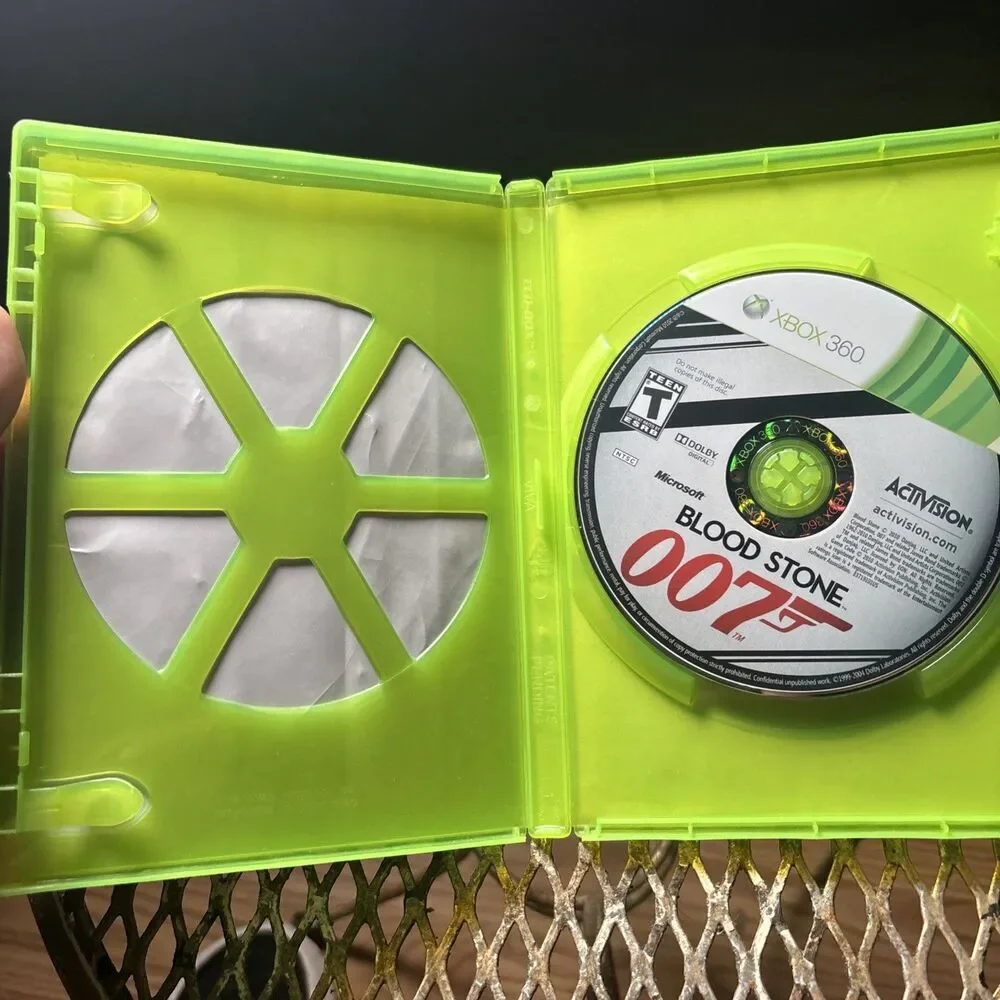007: Blood Stone (Microsoft Xbox 360, 2010) No Manual Tested Fast Shipping!